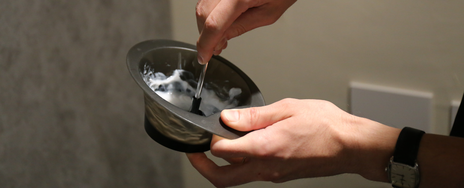 カラー材を混ぜている写真